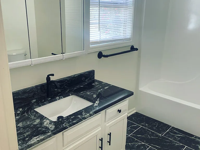 641 Hunters Ln — Photo 9