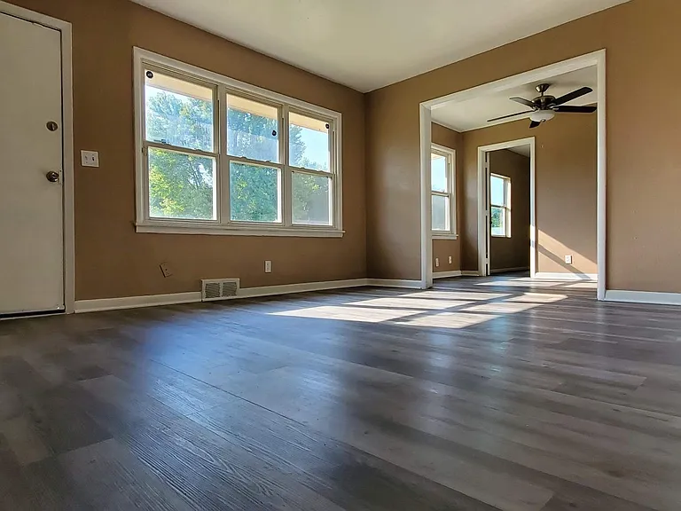 4331 N Frankfort Pl — Photo 5