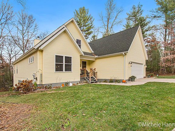 2nd image of 8340 Cottonwood Ave