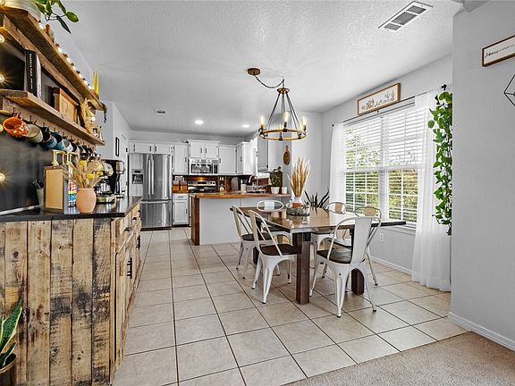 3rd image of 203 Jenee Dr