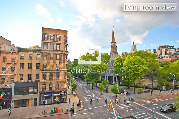 Rented by Jonis Realty | media 8