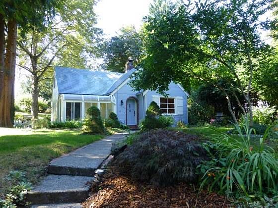 1st image of 2715 Rowen Dr SE