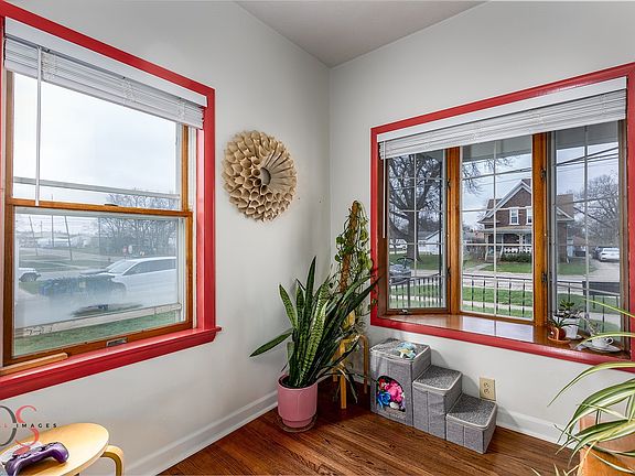 5th image of 403 N Wasson St