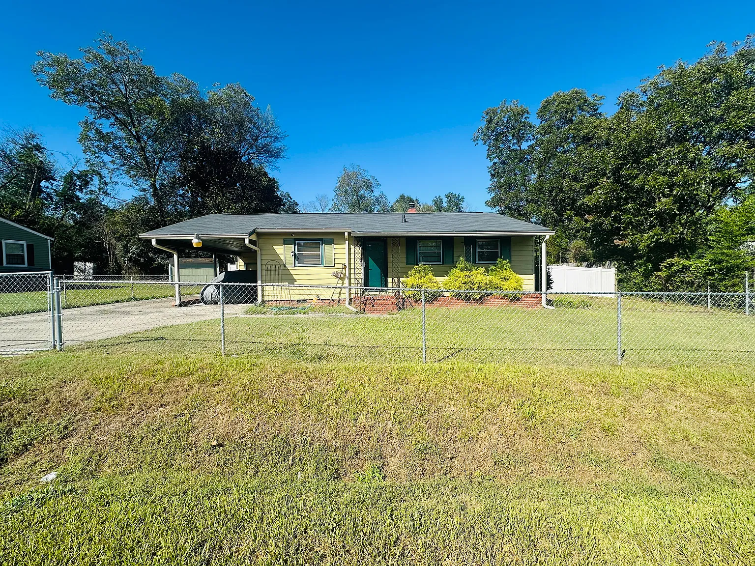 3 bed, 1.5 bath, 1110 sqft, $1,250 — Photo 1