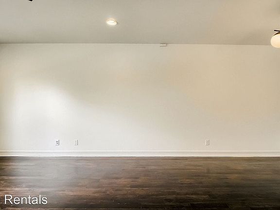 4th image of 2142 N Willow Ct