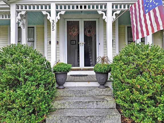 3rd image of 305 Prospect St