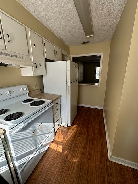 1st image of 1426 S Lee St #11304977