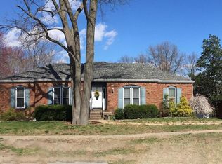 9013 Catania Dr, Jeffersontown, KY 40299