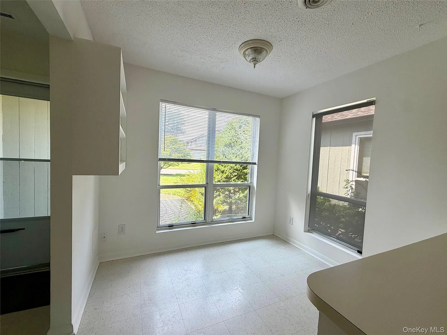 2 bed, 2.5 bath, 1472 sqft, $3,000 — Photo 4