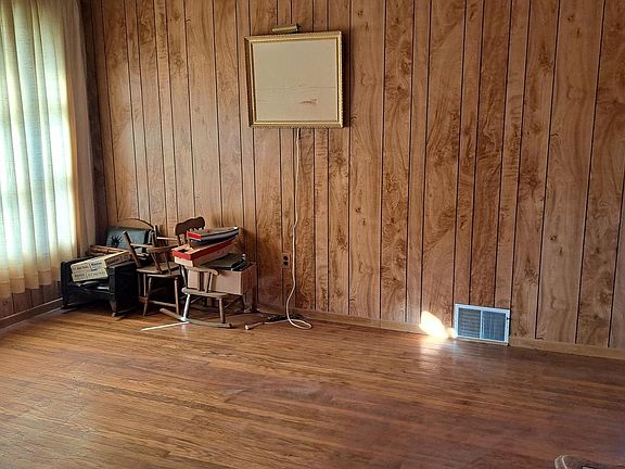 5th image of 1214 Hall Ave