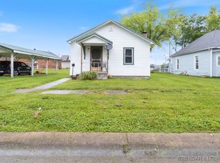 413 E 3rd St, Eldon, MO 65026