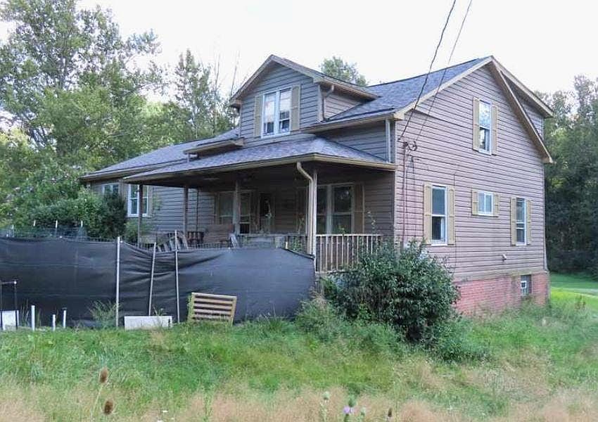 1st image of 502 Springfield Ln