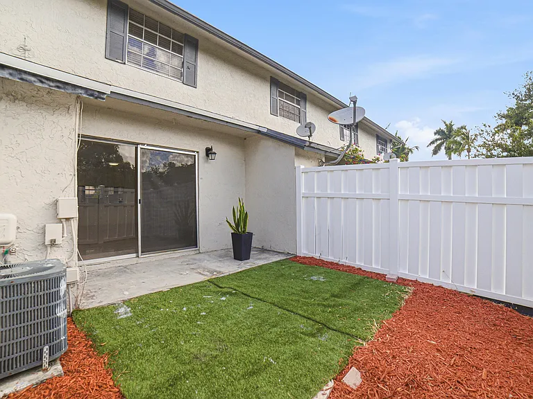 8207 Fairway Rd — Photo 27