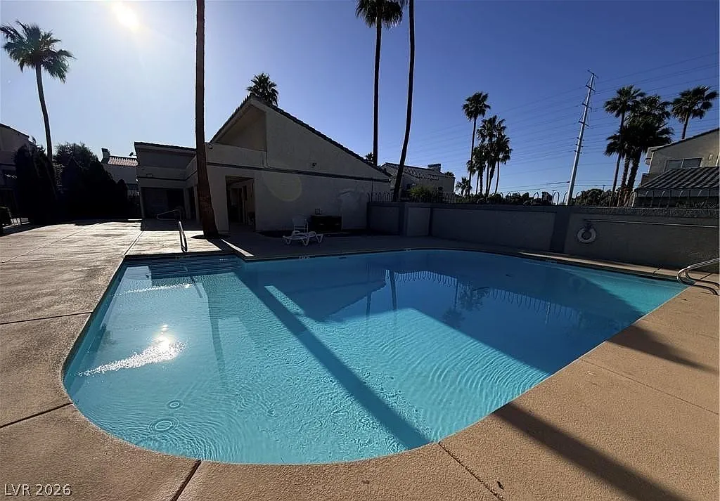 2 bed, 2.0 bath, 1038 sqft, $1,650 — Photo 4