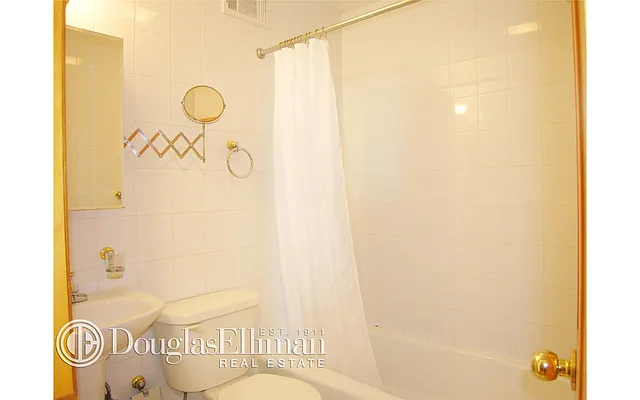 Rented by Douglas Elliman | media 8