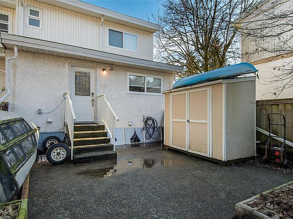 2nd image of 400 Robron Rd #13