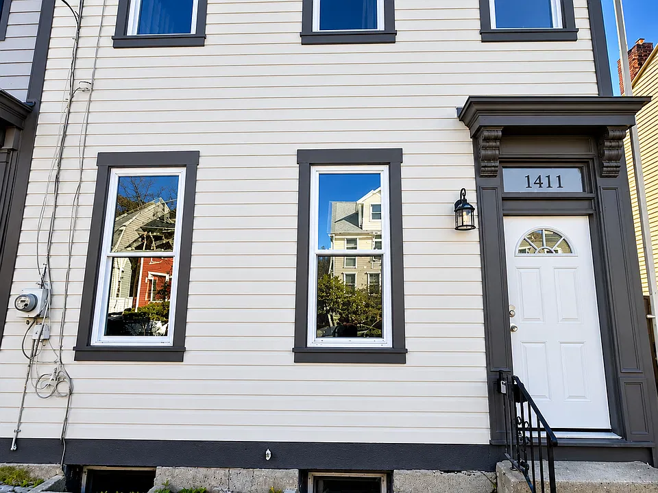 1411-1 W North Ave