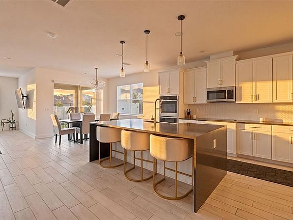 3rd image of 700 Albyon Ct