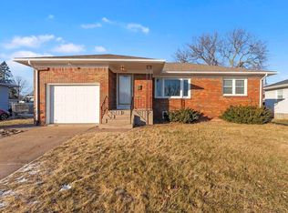 1908 W 36th St, Davenport, IA 52806