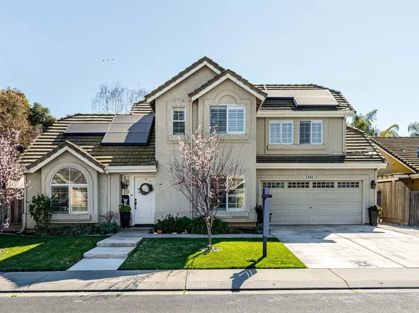 2242 Country Manor Dr, Riverbank, CA 95367