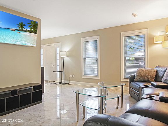 5th image of 709 Gardenia Ln