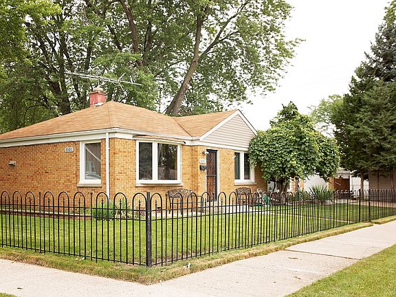 2nd image of 3301 Ernst St #0