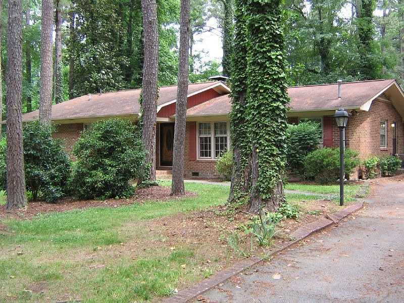 2nd image of 206 Bennington Dr