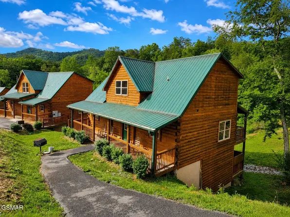 2933 Fiddlers Creek Way, Pigeon Forge, TN 37863