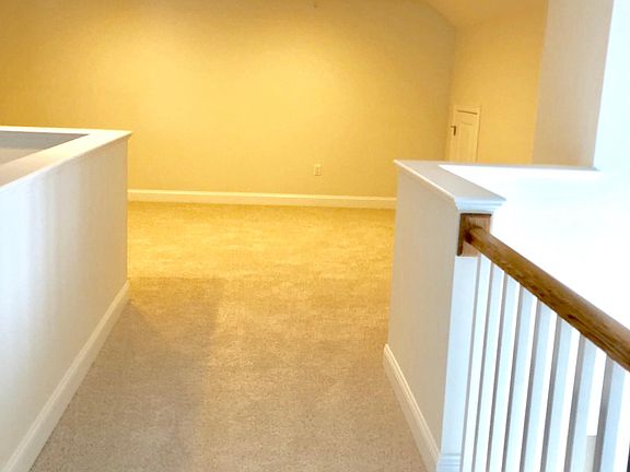 3rd image of 37 Woodmere Dr