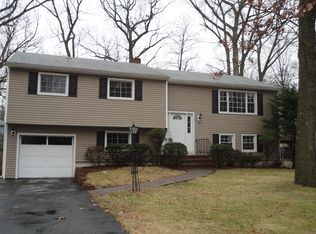 20 Garnet Ter, Livingston, NJ 07039
