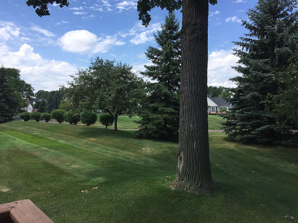 2nd image of 39630 Muirfield Ln