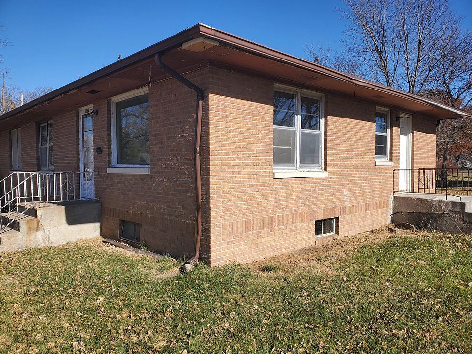 1st image of 1403 N Broadwell Ave