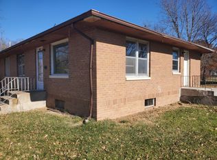 1403 N Broadwell Ave, Grand Island, NE 68803
