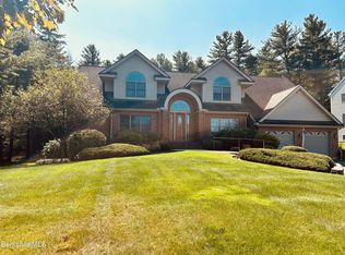 48 Meadow Ridge Dr, Pittsfield, MA 01201