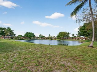 Lakeside Villas, Fort Lauderdale, FL 33351
