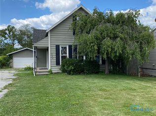 520 Oregon Rd, Northwood, OH 43619