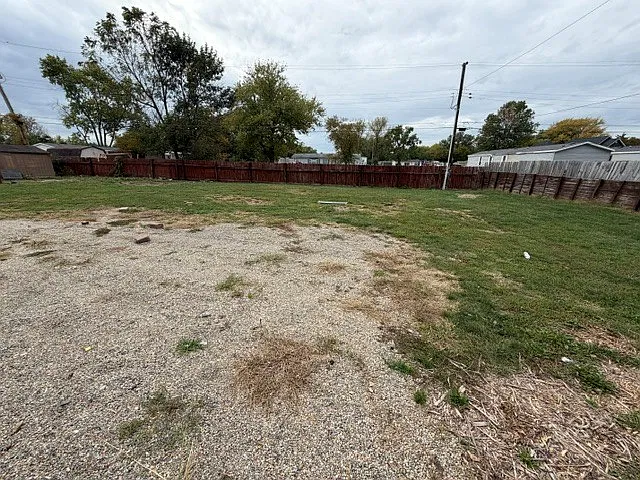 3 bed, 1620 sqft, $2,000 — Photo 2