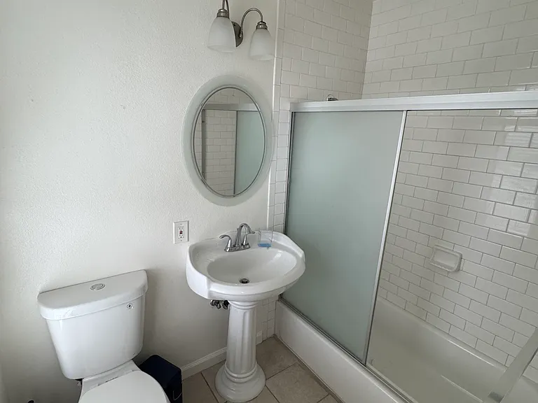 218 W Wilson Ave #5 — Photo 6