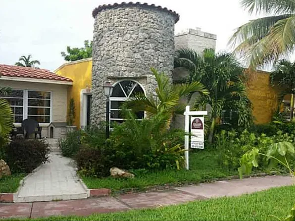 1681 Bay Dr, Miami Beach, FL 33141