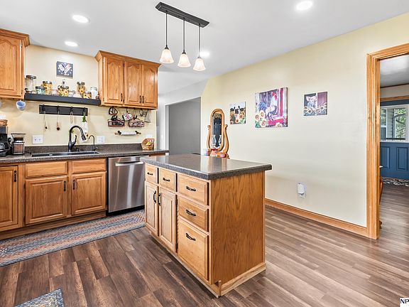 5th image of 154 County Rd E #16