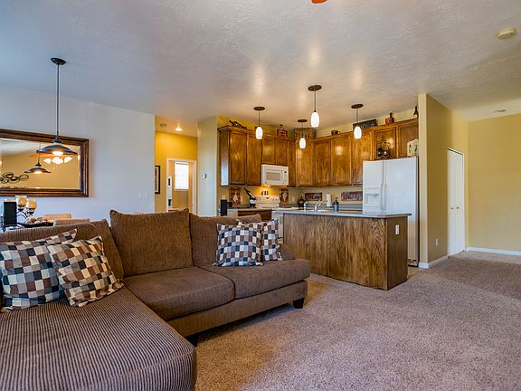 4th image of 7131 S Kristilyn Ln