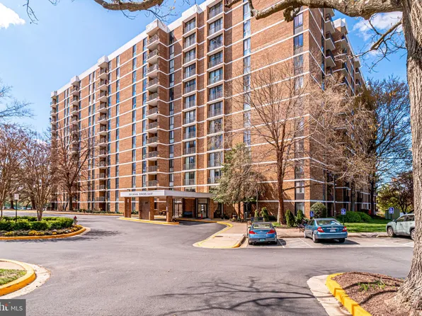 2311 Pimmit Dr APT 1104, Falls Church, VA 22043