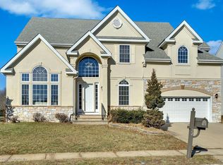 24 Arrowwood Ct, Howell, NJ 07731