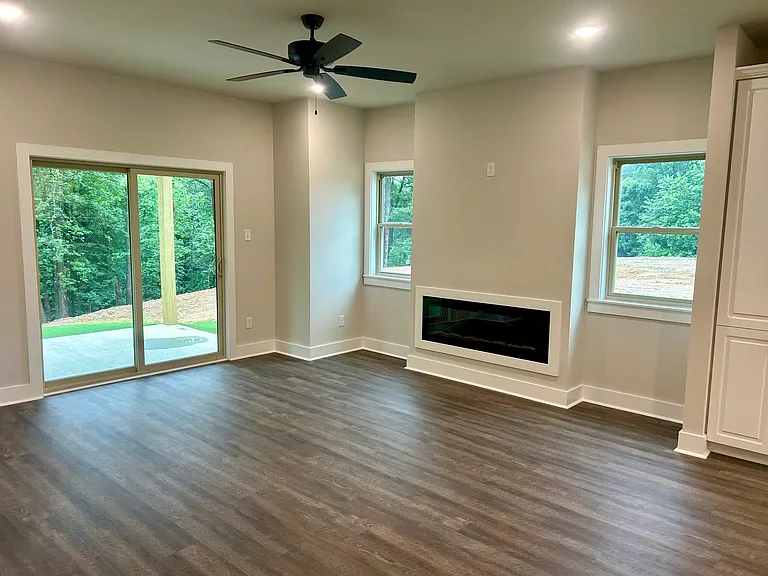 1105 River Oaks Dr — Photo 3