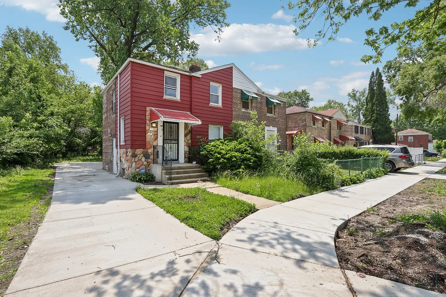 2129 E 97th St photo 1