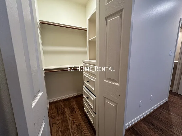1014 Roxella St — Photo 15