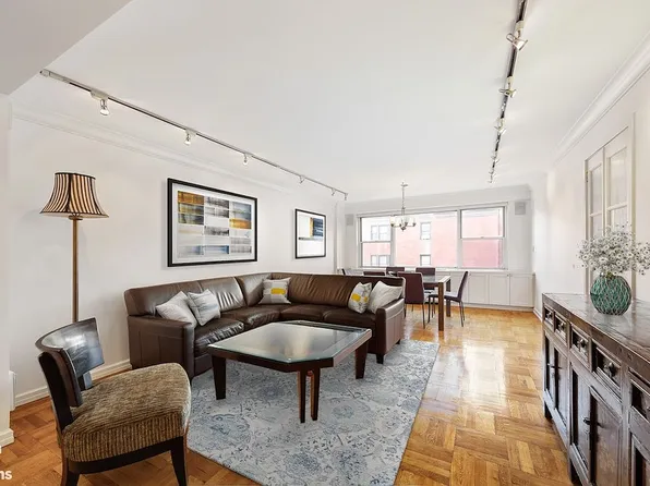 150 E 61st St APT 5F, New York, NY 10065
