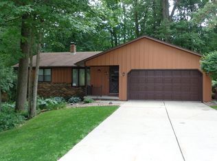 2545 Hazelwood Ln, Green Bay, WI 54304