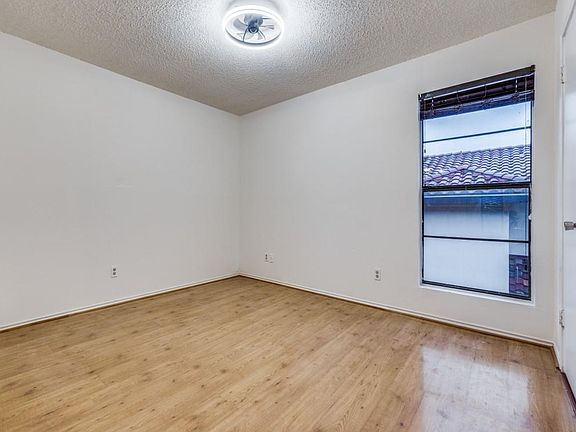 2nd image of 5916 Gaston Ave APT 204