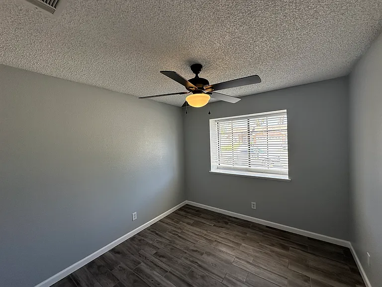 4206 E Avenue Q14 — Photo 10